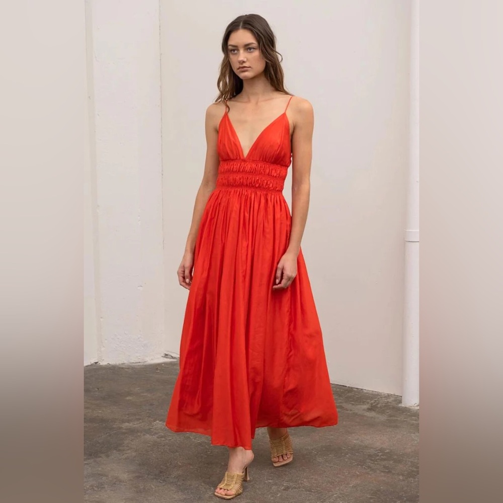 MOON RIVER Women's V Neck Sleeveless Shirred Midi Dress Medium